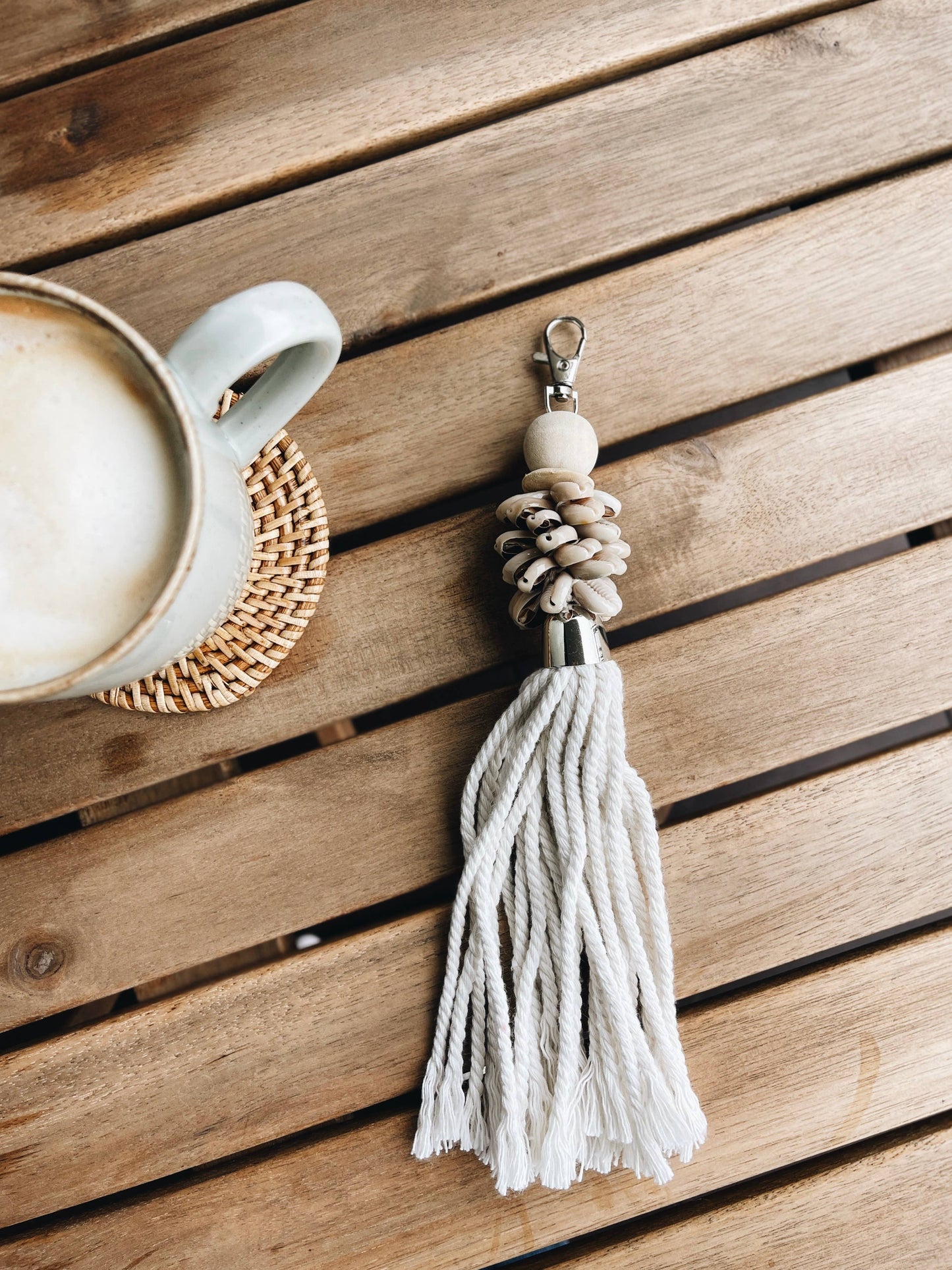 Alor Key Chain Cowrie - White